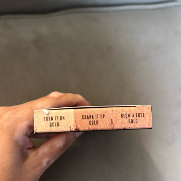 BNIB Smashbox Spotlight Highlighting Palette in Gold - Picture 4 of 4